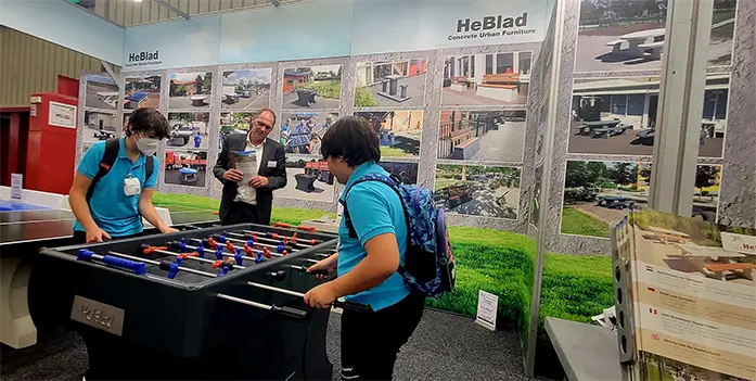 Masă de football din beton